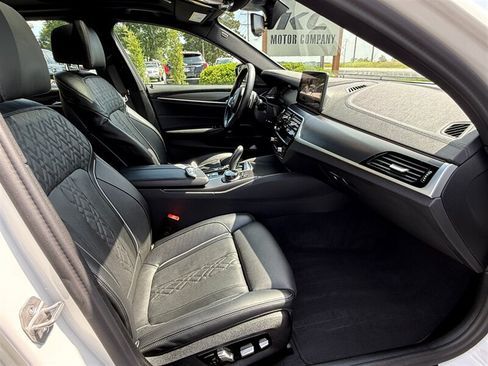 Used 2023 BMW M550i xDrive w/ Executive Package AWD/4WD image 12