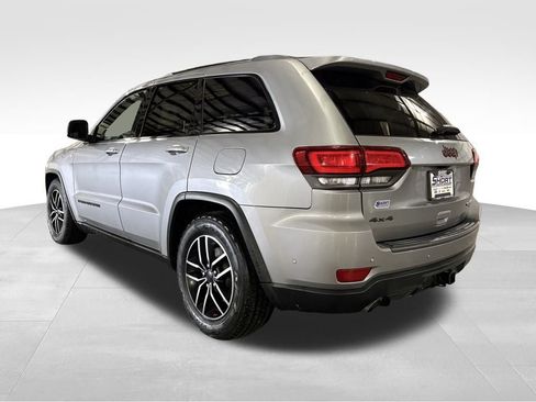 Used 2019 Jeep Grand Cherokee Trailhawk w/ Trailhawk Luxury Group image 3