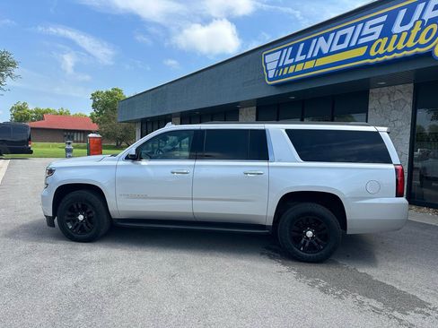 Used 2019 Chevrolet Suburban LT AWD/4WD image 4