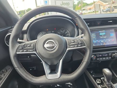Used 2024 Nissan Kicks SR w/ SR Premium Package FWD image 23