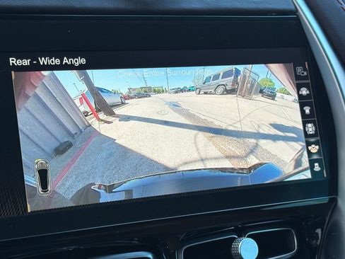 Used 2021 Aston Martin DBX AWD/4WD image 25