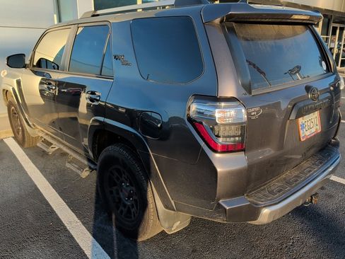 Used 2018 Toyota 4Runner TRD Off-Road Premium image 5