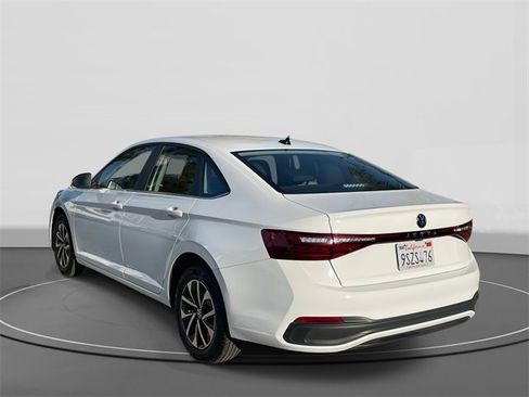 Used 2025 Volkswagen Jetta S image 4