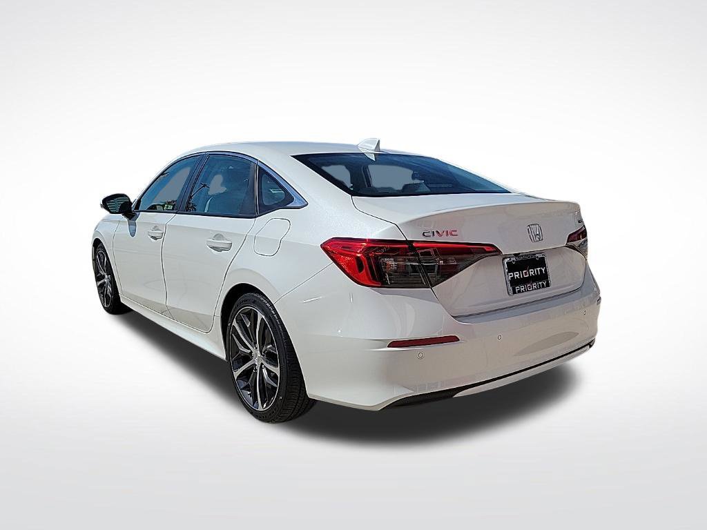 Used 2024 Honda Civic Touring image 3