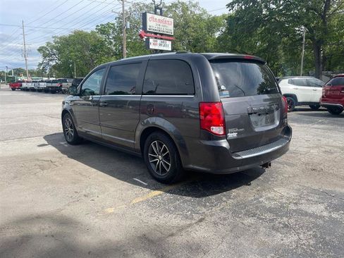 Used 2017 Dodge Grand Caravan SXT w/ Driver Convenience Group FWD image 7