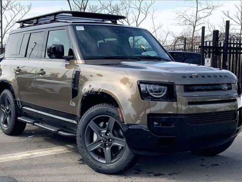 New 2026 Land Rover Defender 110 X-Dynamic SE image 2