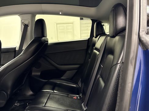 Used 2023 Tesla Model Y Performance image 13