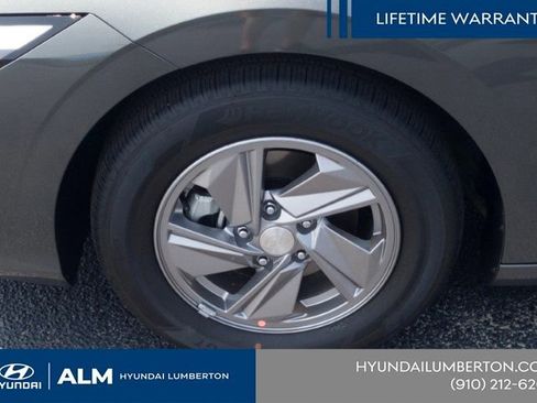 New 2026 Hyundai Elantra SE FWD image 13