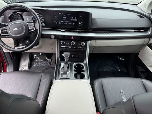 Used 2024 Kia Carnival LX image 26