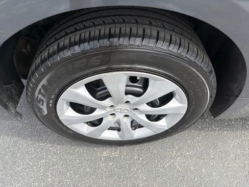 Used 2023 Toyota Corolla LE FWD image 11