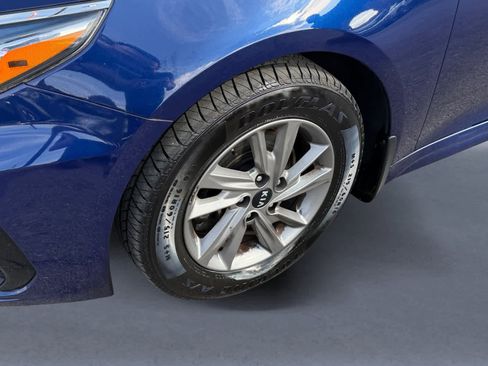 Used 2020 Kia Optima LX image 9