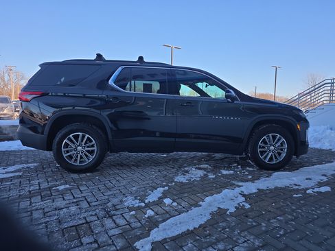 Used 2023 Chevrolet Traverse LT image 6