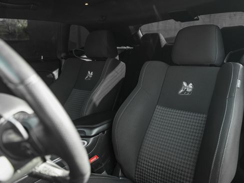 Used 2022 Dodge Challenger R/T w/ Blacktop Package image 18