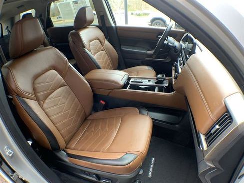 Used 2024 Nissan Pathfinder Platinum image 26