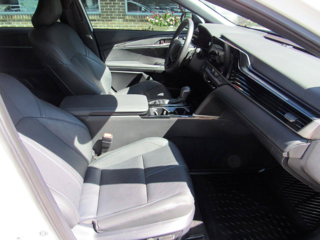 Used 2025 Toyota Camry XSE FWD image 32