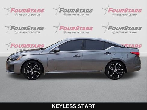 Used 2023 Nissan Altima 2.5 SR FWD image 7