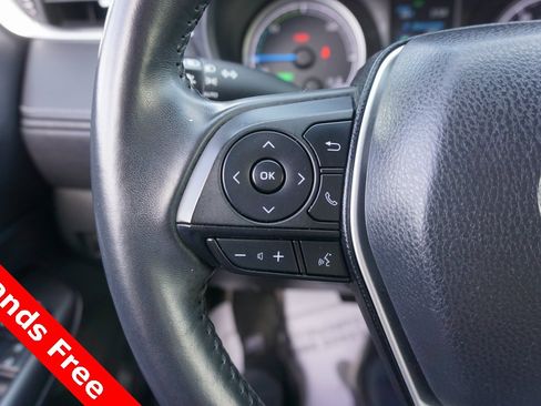 Certified 2022 Toyota Venza LE image 4