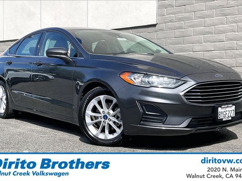 Used 2020 Ford Fusion SE image 1