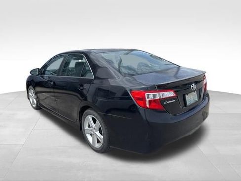 Used 2014 Toyota Camry SE image 6