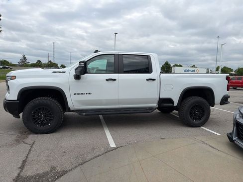 New 2026 Chevrolet Silverado 2500 ZR2 w/ LPO, Dark Essentials Package AWD/4WD image 6