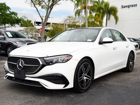 Used 2025 Mercedes-Benz E 350 4MATIC Sedan image 22