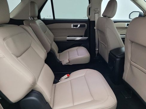Used 2023 Ford Explorer XLT w/ Equipment Group 202A image 19