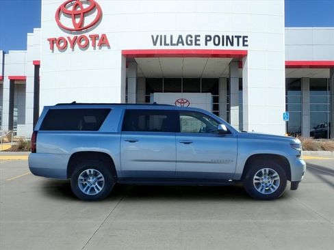 Used 2019 Chevrolet Suburban LT image 9