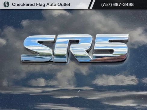 Used 2017 Toyota Tundra SR5 w/ TRD Off Road Package AWD/4WD image 9
