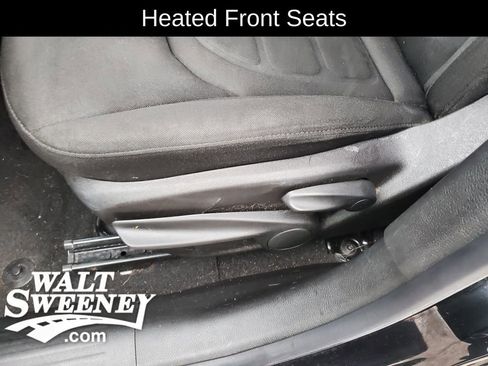 Used 2019 Jeep Renegade Latitude w/ Cold Weather Group image 14