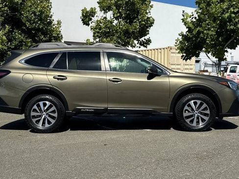 Used 2021 Subaru Outback Premium w/ Popular Package #1 AWD/4WD image 3