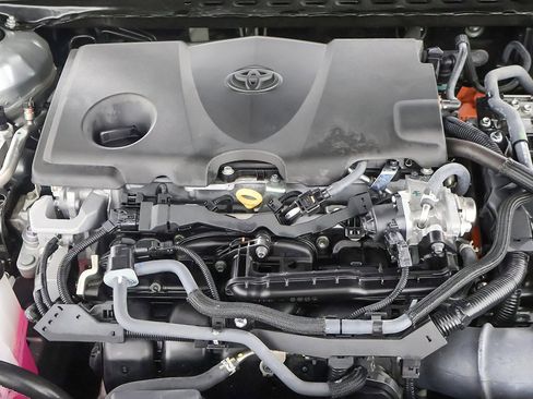 Used 2025 Toyota Camry LE image 17