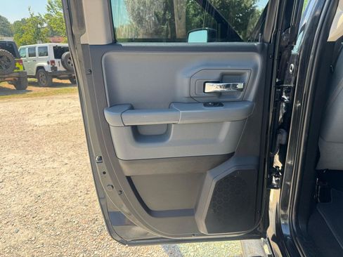 Used 2017 RAM 1500 Classic SLT RWD image 22