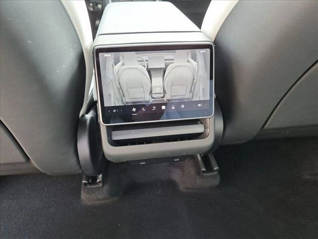 Used 2026 Tesla Model Y Long Range AWD/4WD image 18