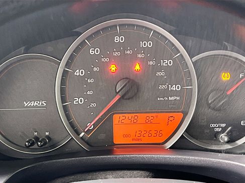 Used 2013 Toyota Yaris LE FWD image 23