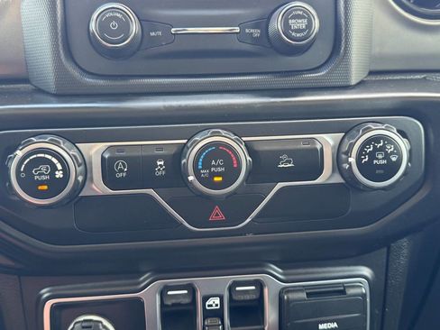 Used 2020 Jeep Gladiator Sport w/ Quick Order Package 24S AWD/4WD image 25