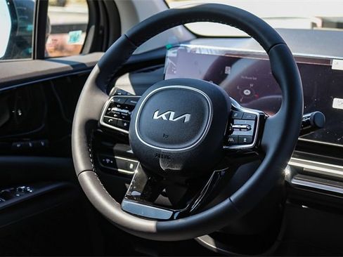 New 2025 Kia Carnival SX Prestige image 17