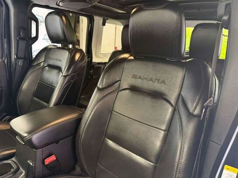 Used 2020 Jeep Wrangler Unlimited Sahara AWD/4WD image 12