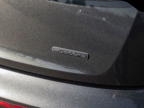 Used 2023 Audi Q5 2.0T Premium w/ Convenience Package image 12