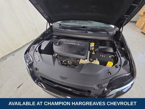 Used 2019 Jeep Cherokee Latitude Plus w/ Cold Weather Group AWD/4WD image 38