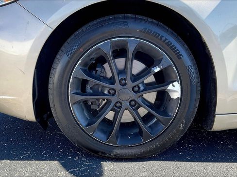 Used 2019 Ford Fusion SE image 10