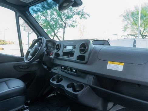 New 2025 Mercedes-Benz Sprinter 2500 image 17