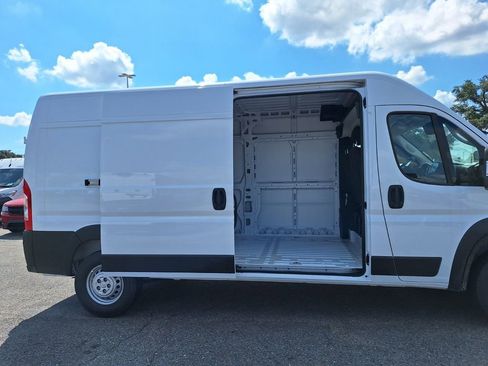 New 2025 RAM ProMaster 2500 image 18