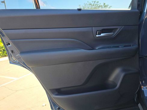 Used 2025 Toyota Grand Highlander FWD image 16