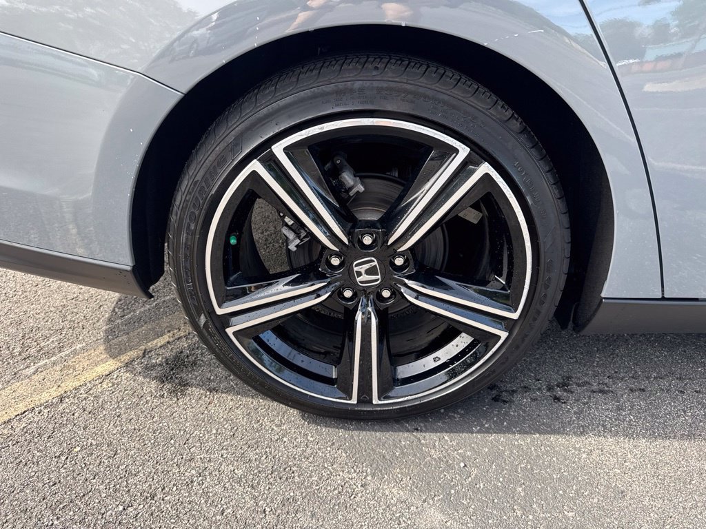 Certified 2025 Honda Accord Sport image 15