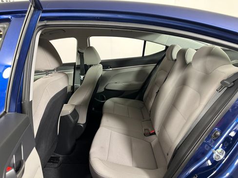 Used 2020 Hyundai Elantra SE FWD image 20