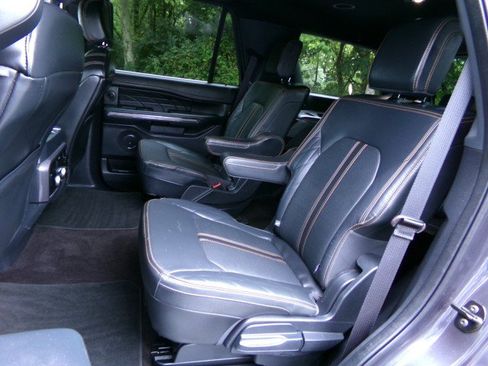 Used 2022 Ford Expedition Platinum AWD/4WD image 15