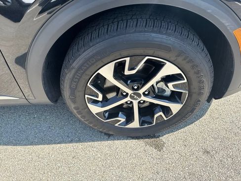 Certified 2023 Kia Sportage EX AWD/4WD image 9