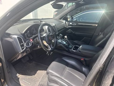 Used 2016 Porsche Cayenne AWD/4WD image 5