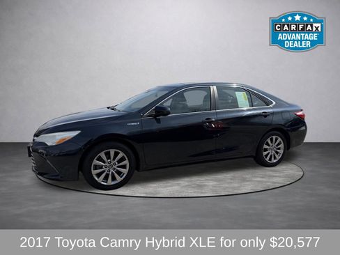 Used 2017 Toyota Camry XLE image 4