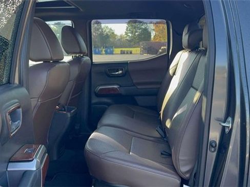 Used 2018 Toyota Tacoma Limited image 11